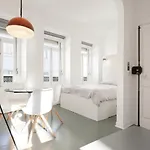 Whome Chic Located In Historic Centre * Лиссабон